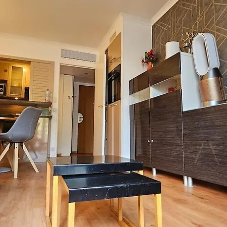 Apartment Paris La Defense - Modern With Jacuzzi *